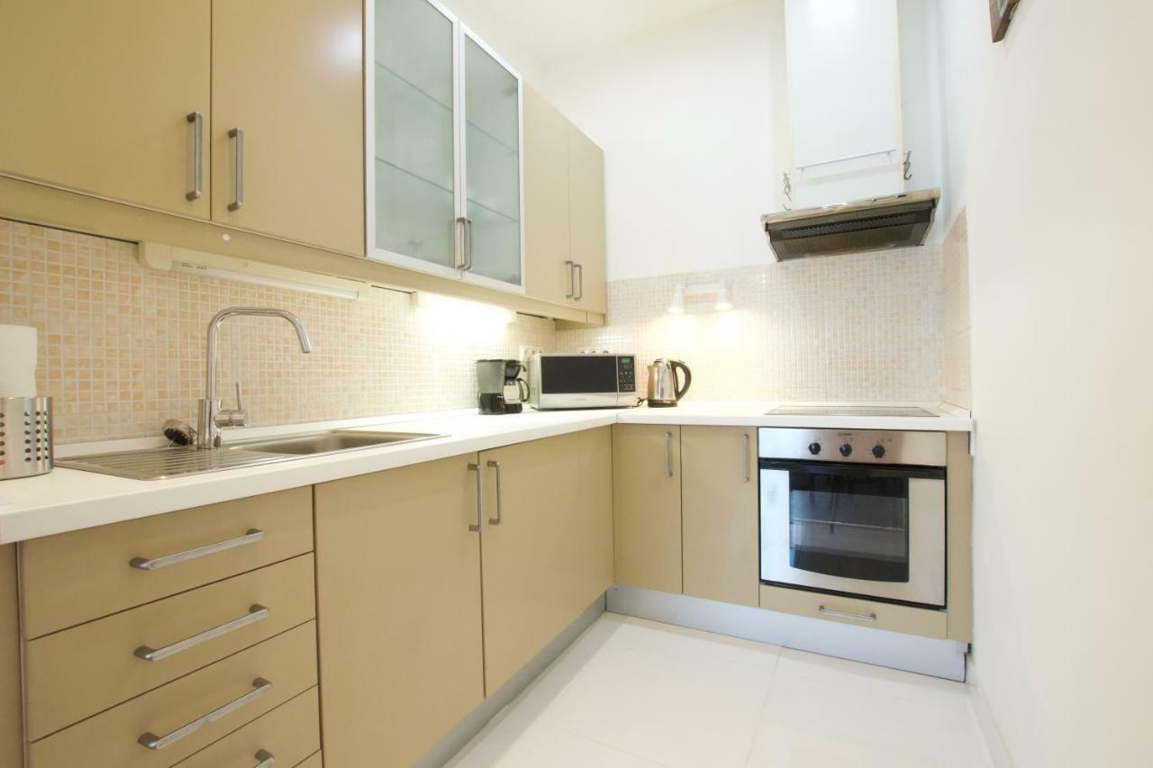 Standard By Hi5 - Madach Imre 1 Budapest