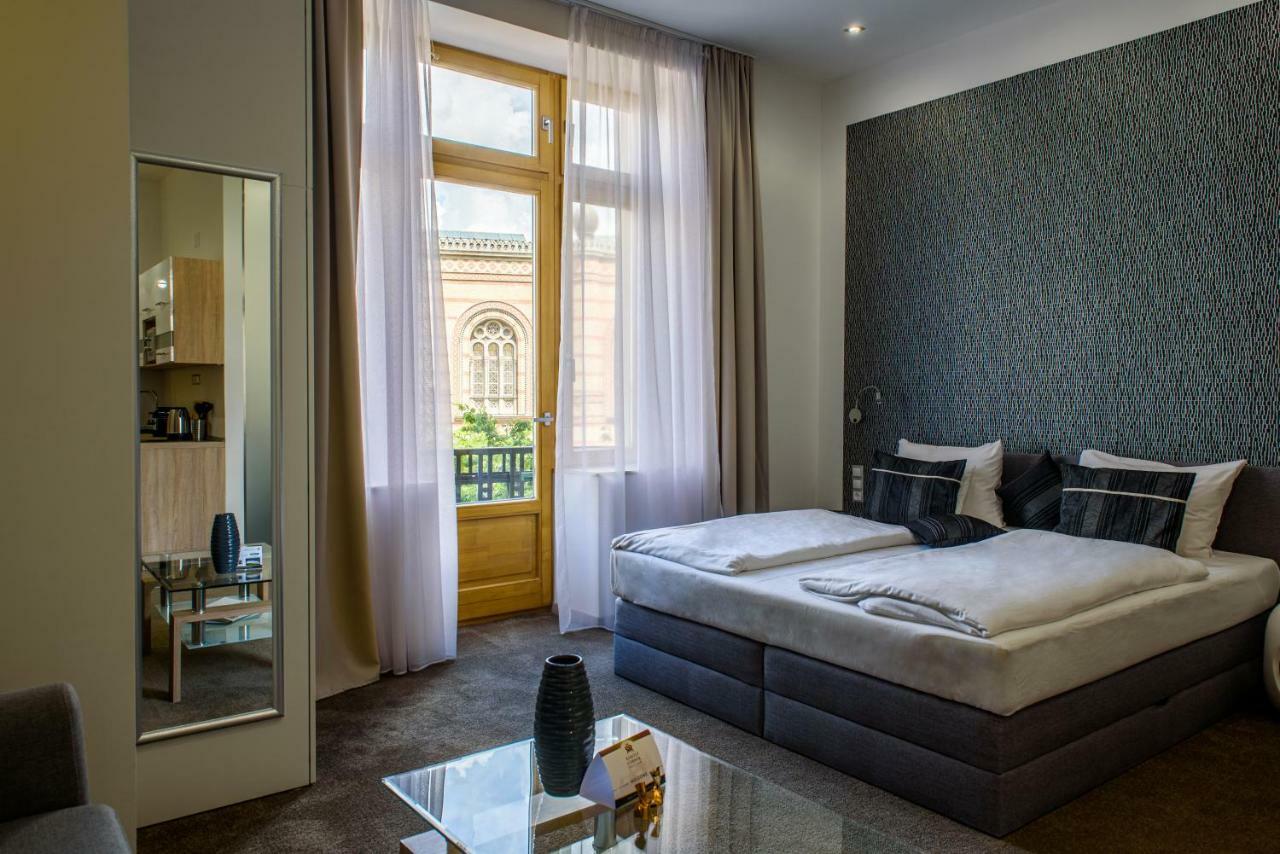 Apartamento Karoly Corner Residences *