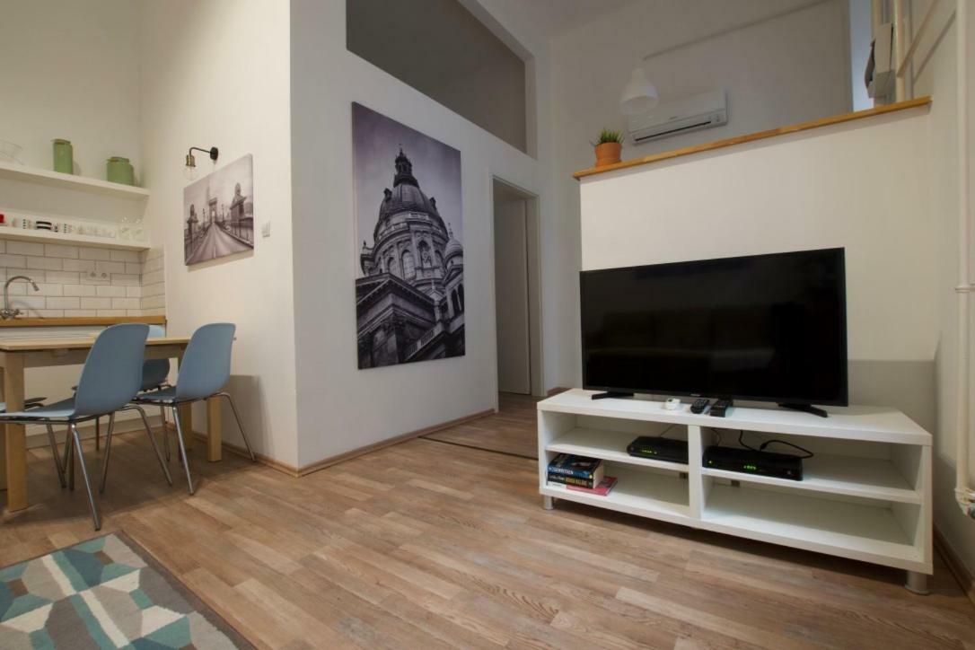 Standard By Hi5 - Erzsebet Blv 29 *