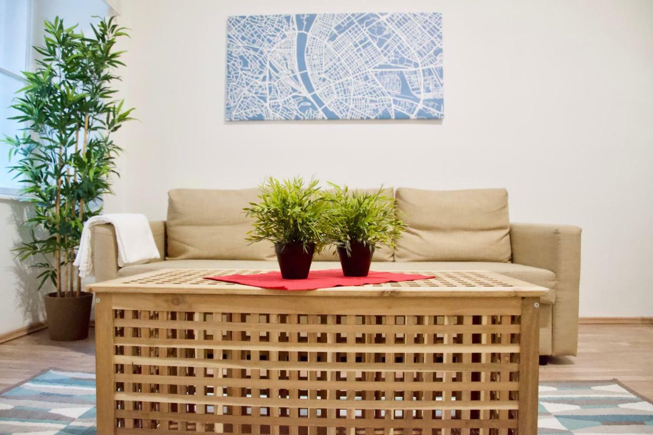 Standard By Hi5 - Erzsebet Blv 29 * Budapest