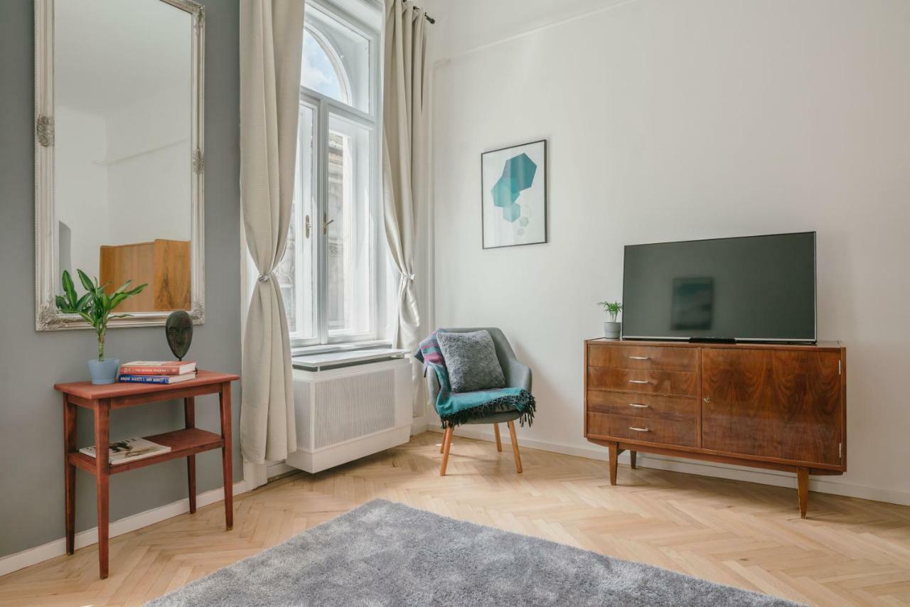 Park Rest With Air Condition Apartment Budapest