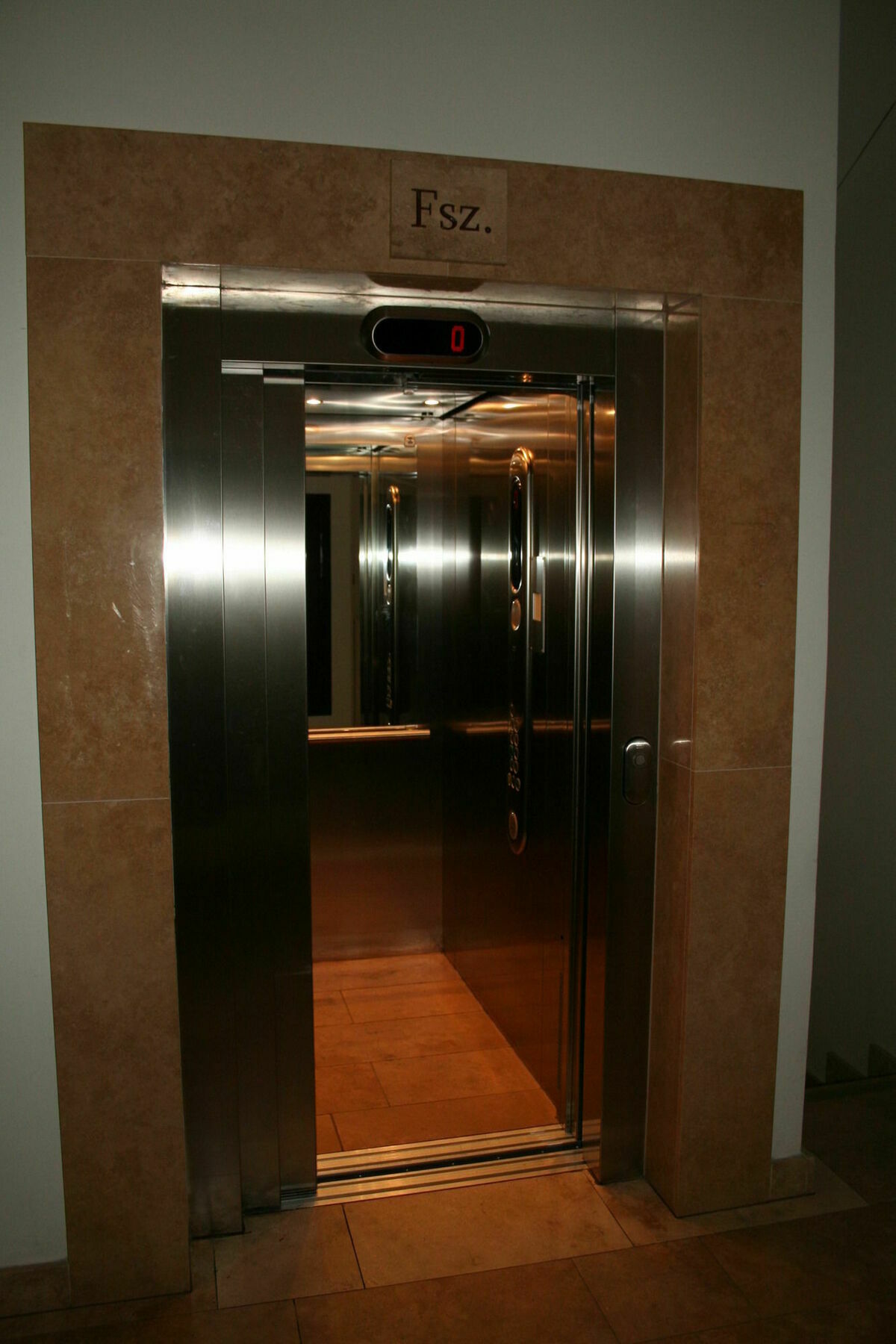 Adler * Budapest