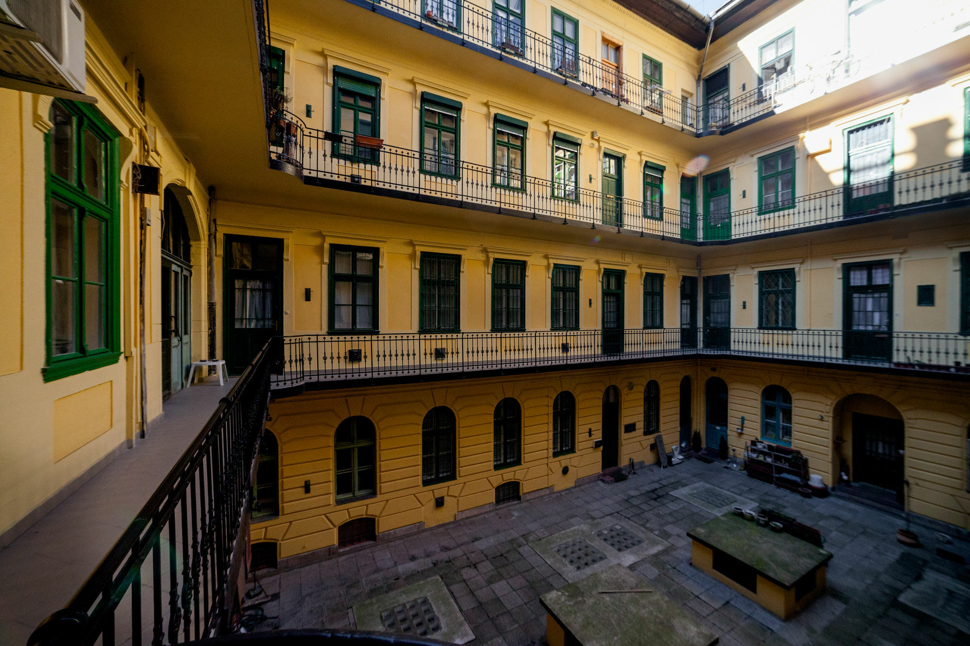 Kadar * Budapest