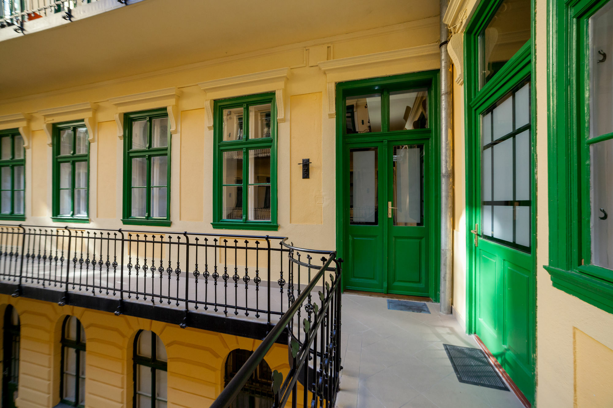 Kadar Budapest
