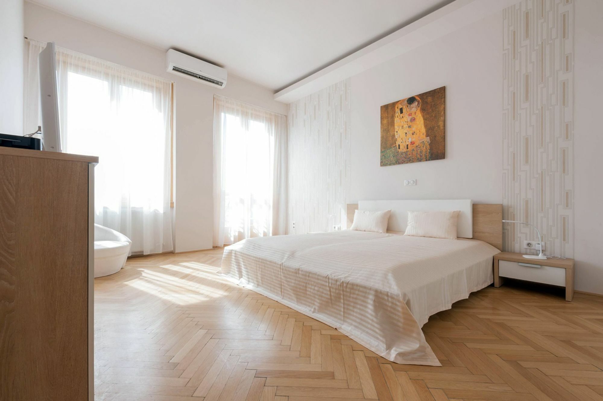 Wow * Budapest