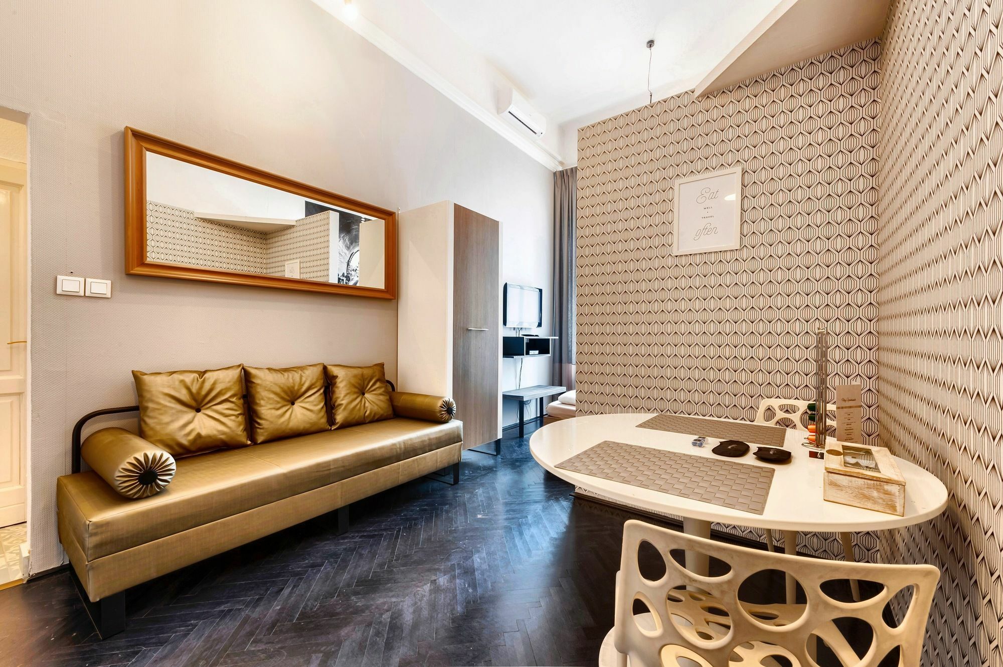 Hostal Adagio Basilica *