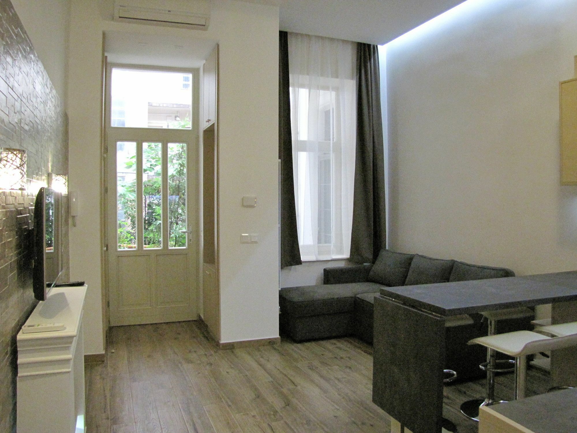 Oasis Of Downtown Appartamento Budapest