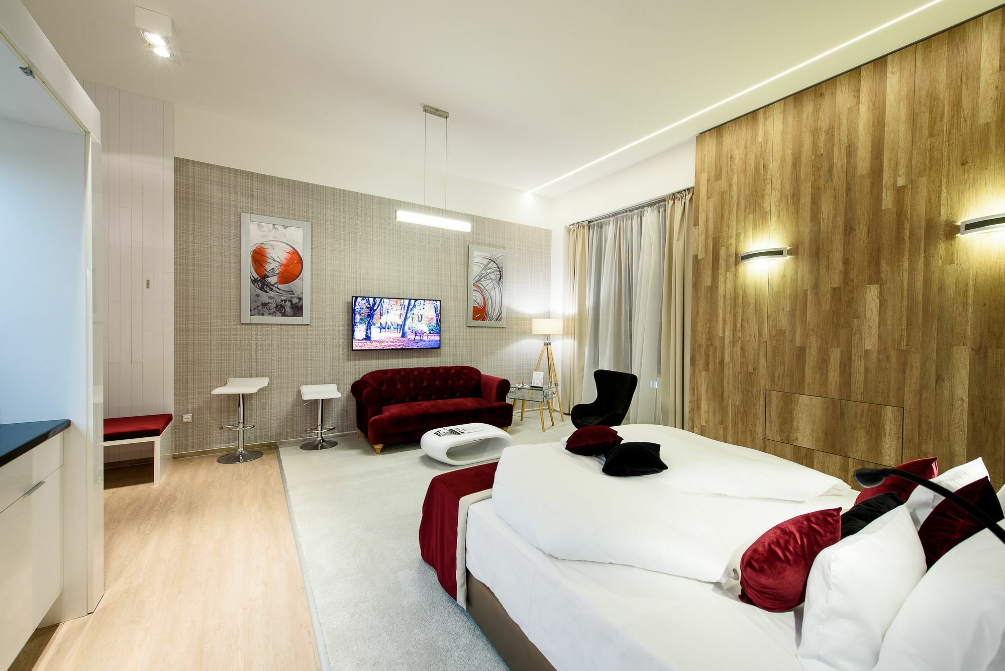 Karoly Corner Residences Apartment *