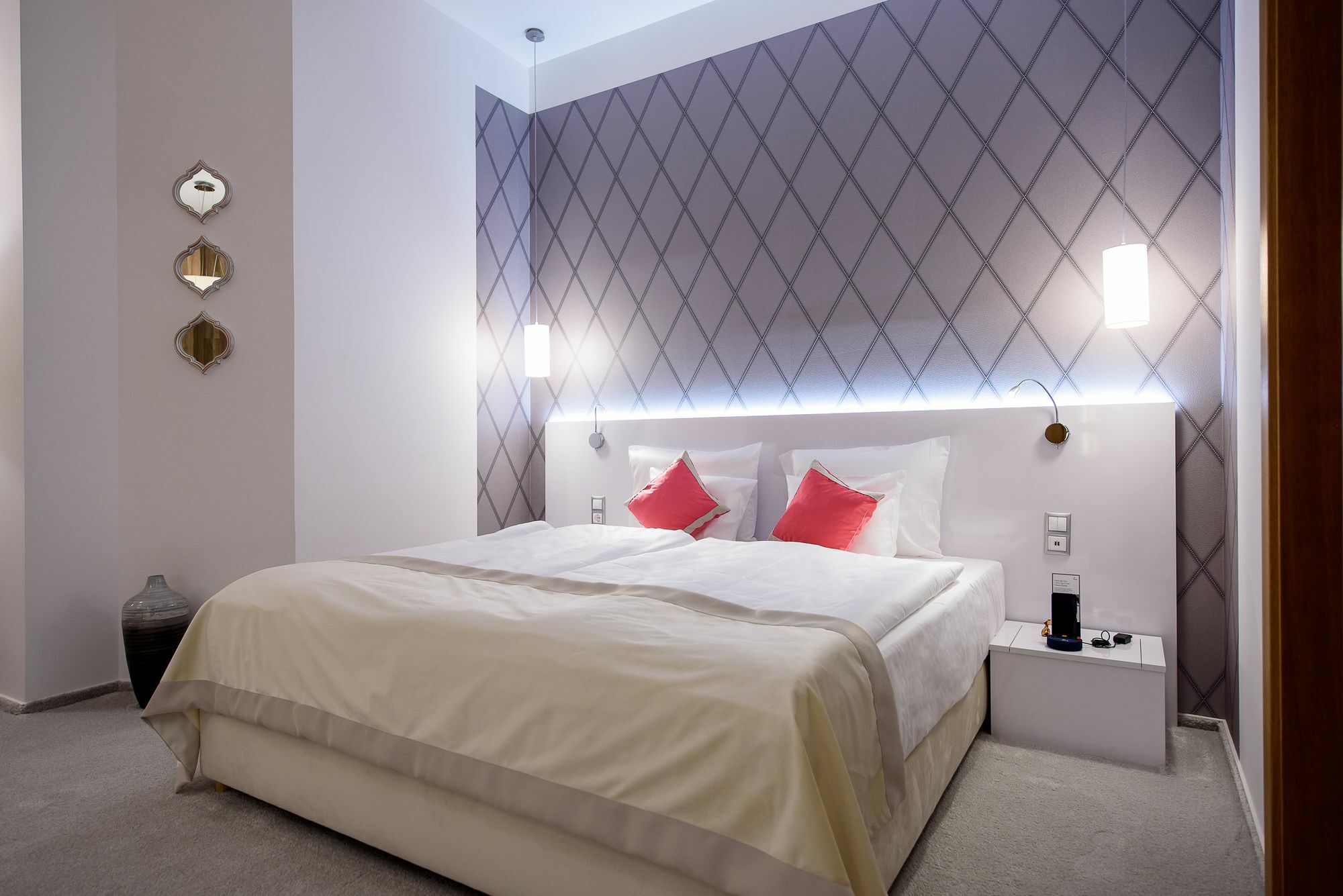 Apartment Karoly Corner Residences