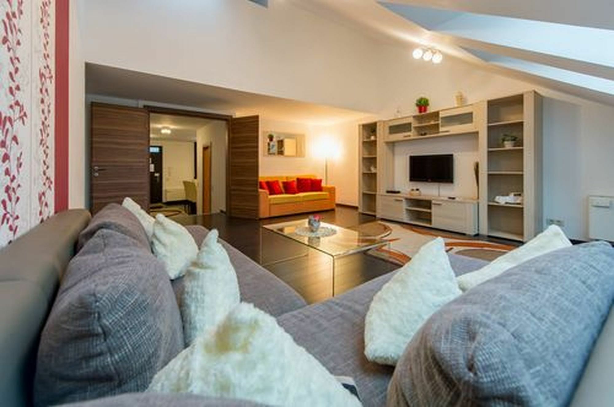 Apartment Center *