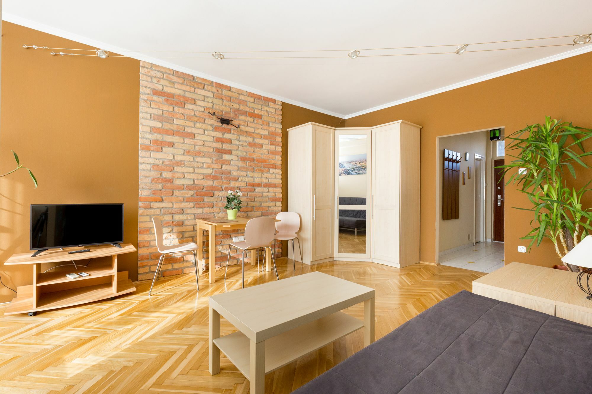 Bpm - East Station Apartment *