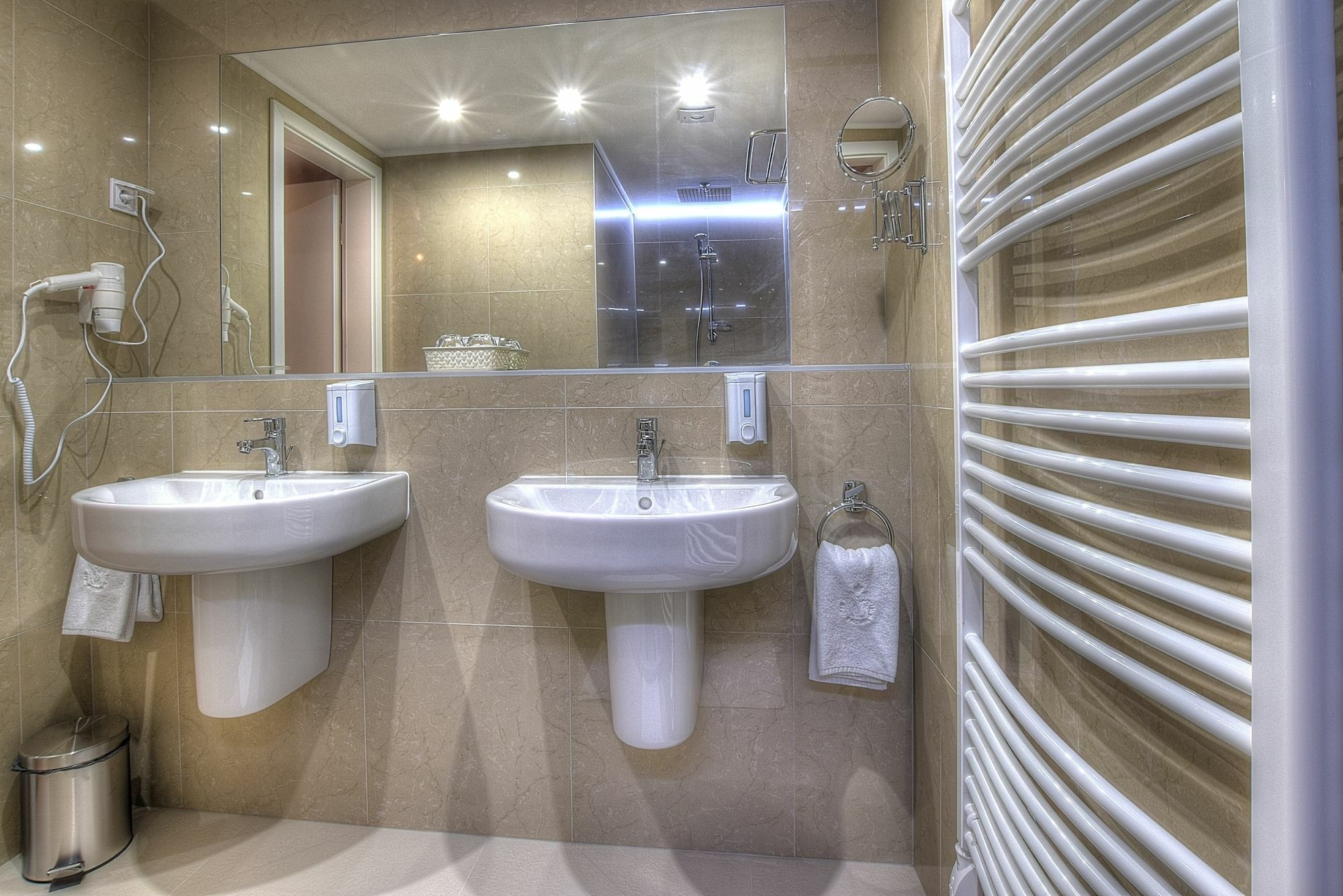 Hotel Anna 4*