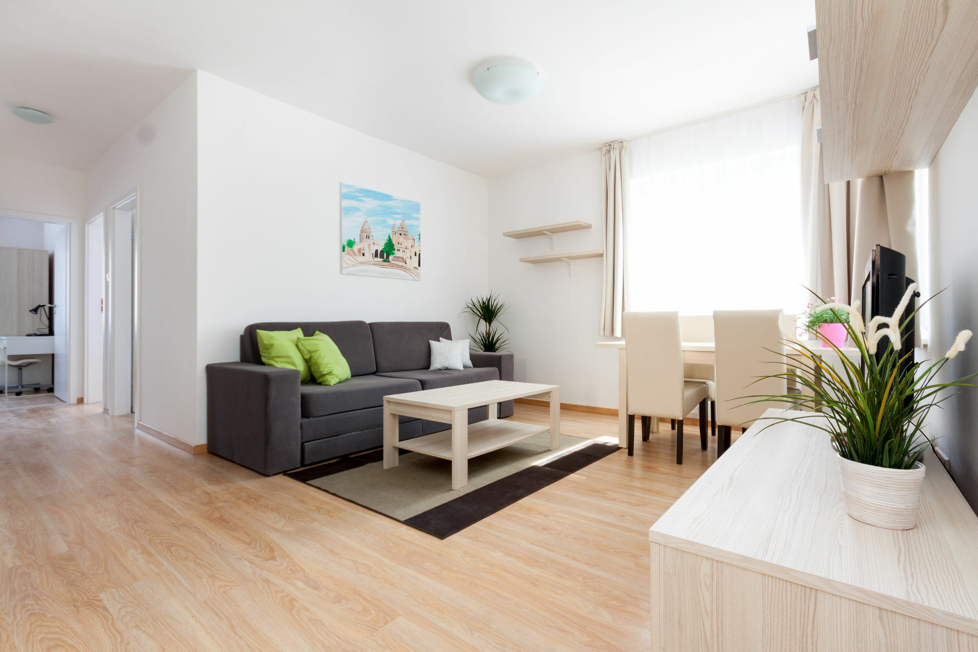 Apartment Maple Tree Budget *