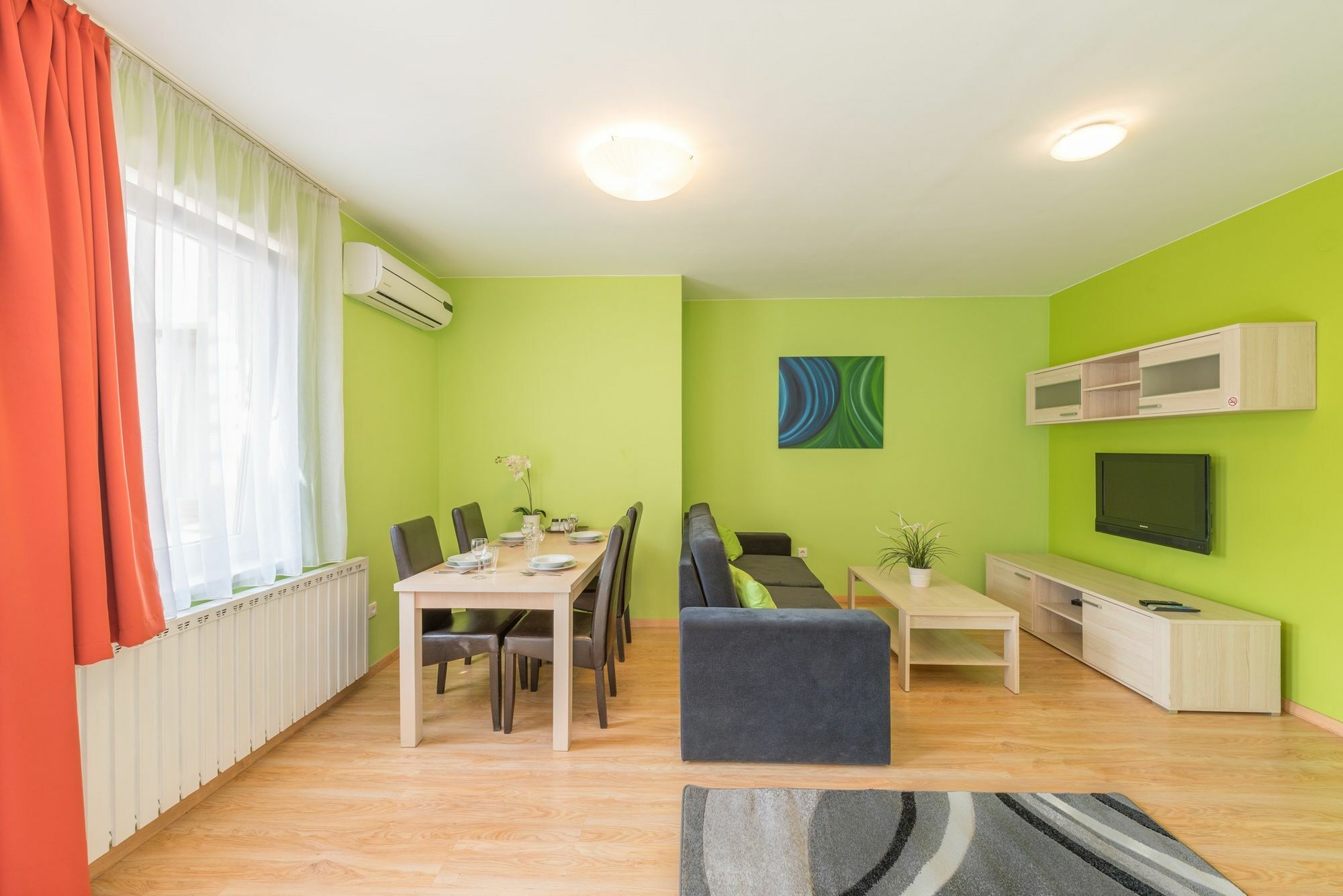 Maple Tree Budget Budapest