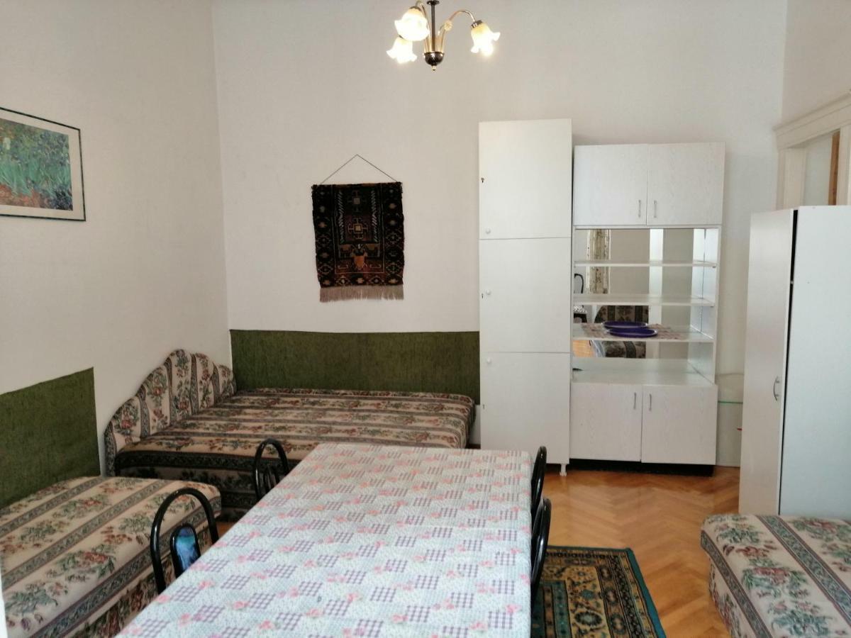 Apartment Garibaldi 5 & Budapest