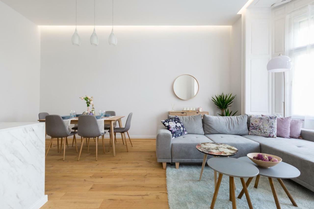 Designer Dream In The Center W 2br/2bath * Budapest