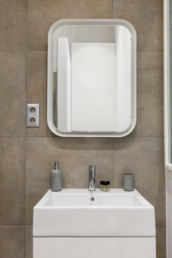 Designer Dream In The Center W 2br/2bath Apartment Budapest