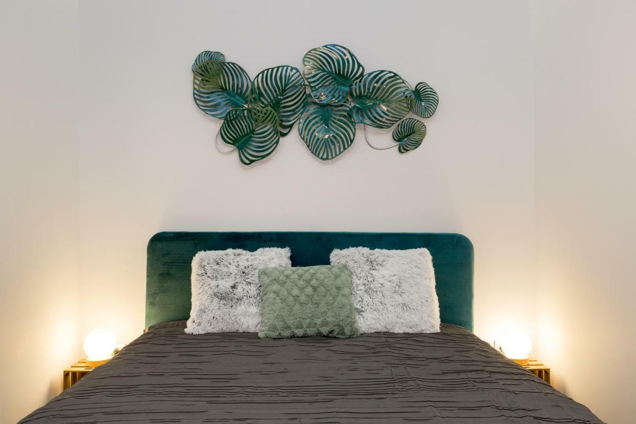 Designer Dream In The Center W 2br/2bath Apartament *