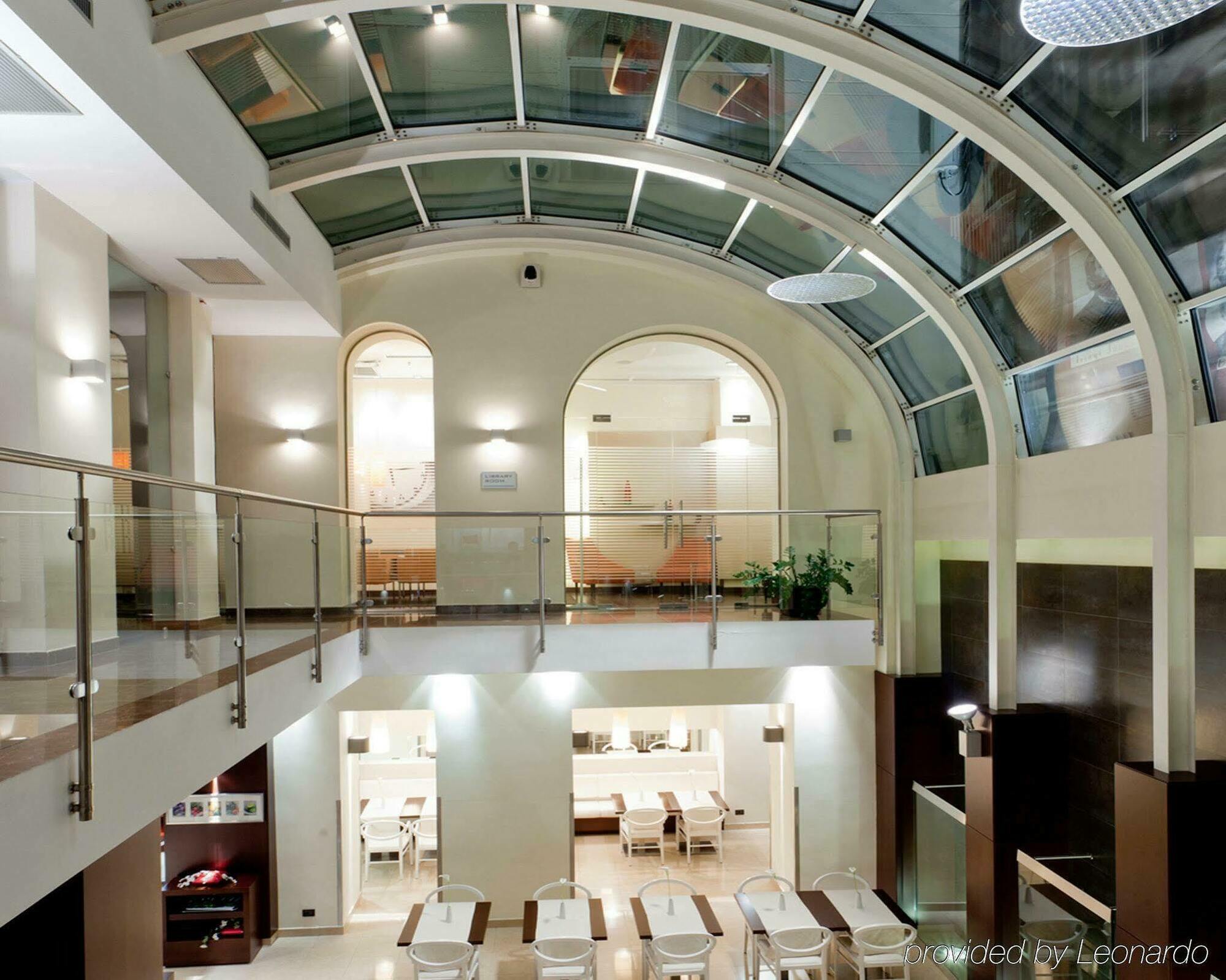 Ikonik Parlament Hotel