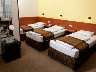 Hostal Equity Point