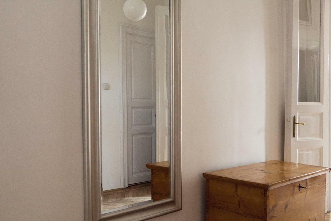Grand Apartment