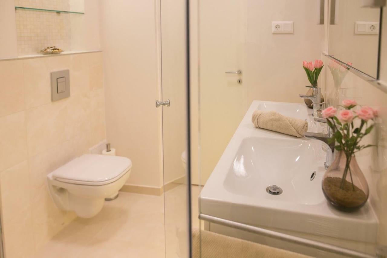 Panni Luxury Next To Gozsdu Garden