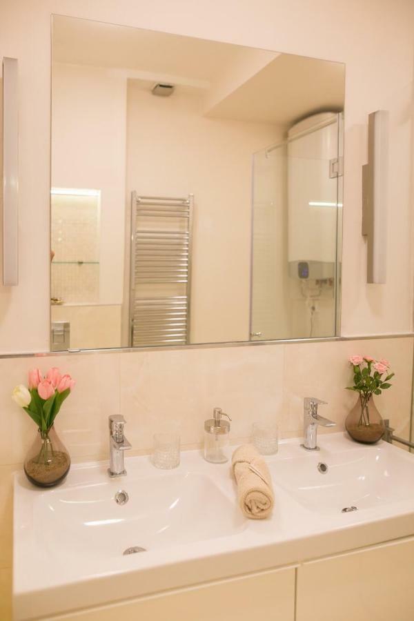 Panni Luxury Next To Gozsdu Garden Budapest