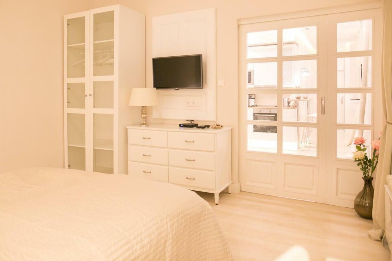 Panni Luxury Next To Gozsdu Garden