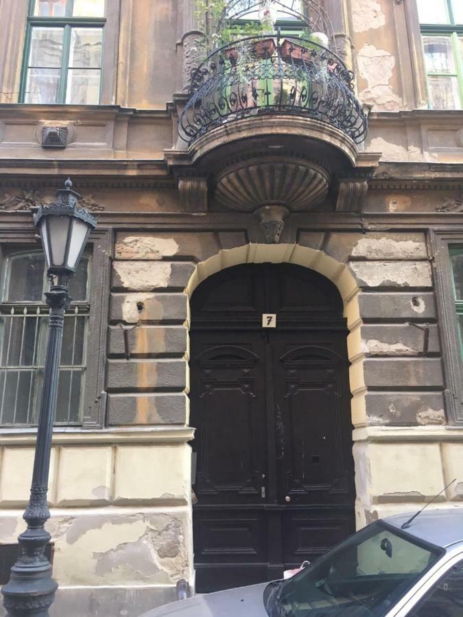 Reviczky Apartman Apartamento *