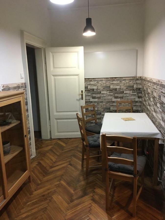 Reviczky Apartman Apartment *