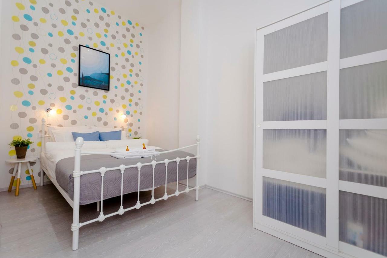 Boutique Jokai - In The Center Apartamento *