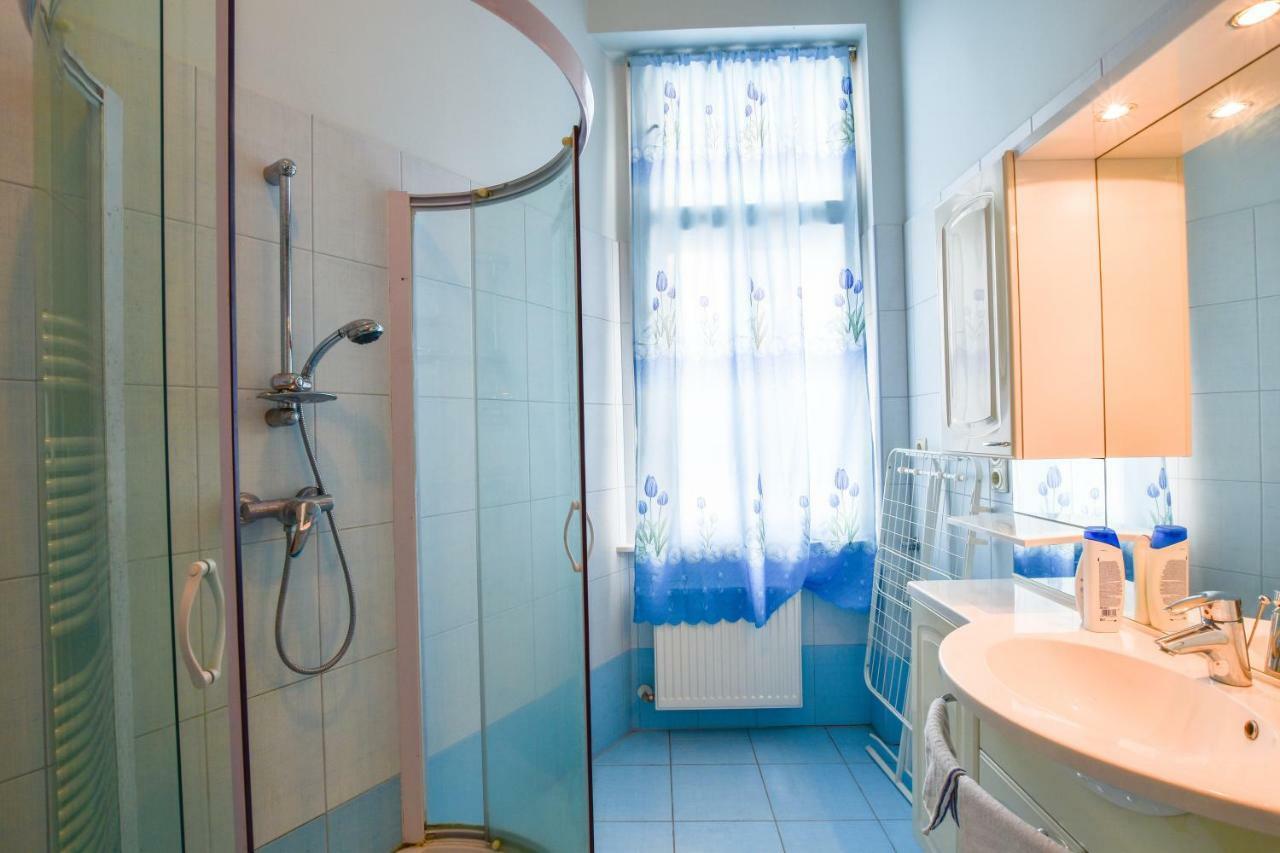 Carpathia At The Famous Vaci Street Appartement *