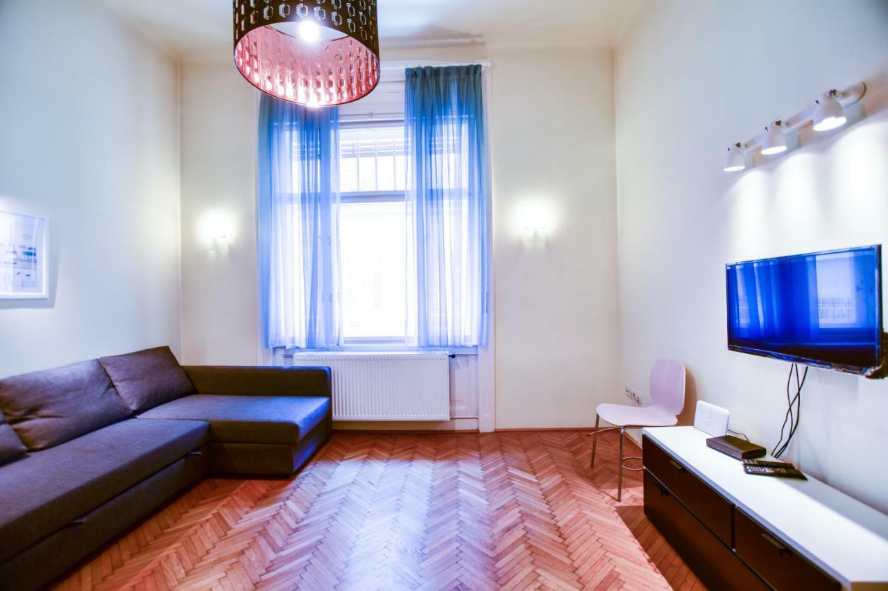 Carpathia At The Famous Vaci Street * Boedapest