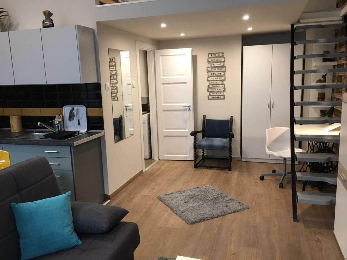 Apartment Chic & New In The Heart Of