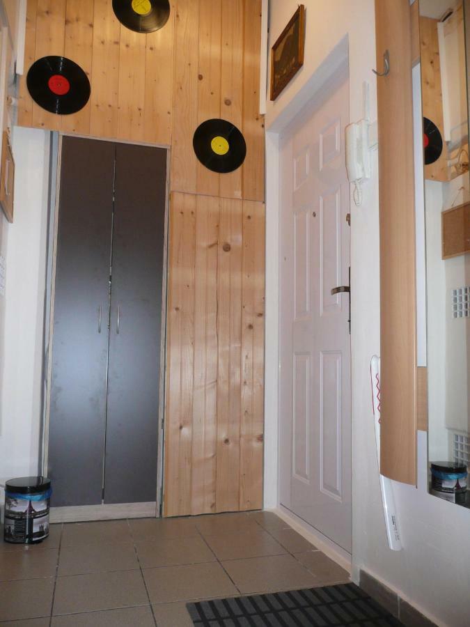 Lägenhet Laky9 Apartman