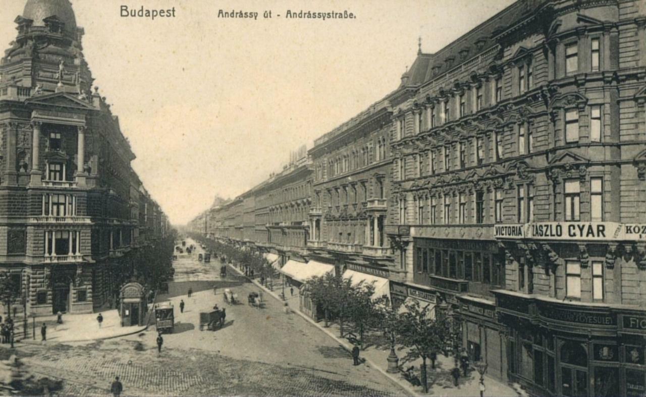 Downtown Deluxe Budapest