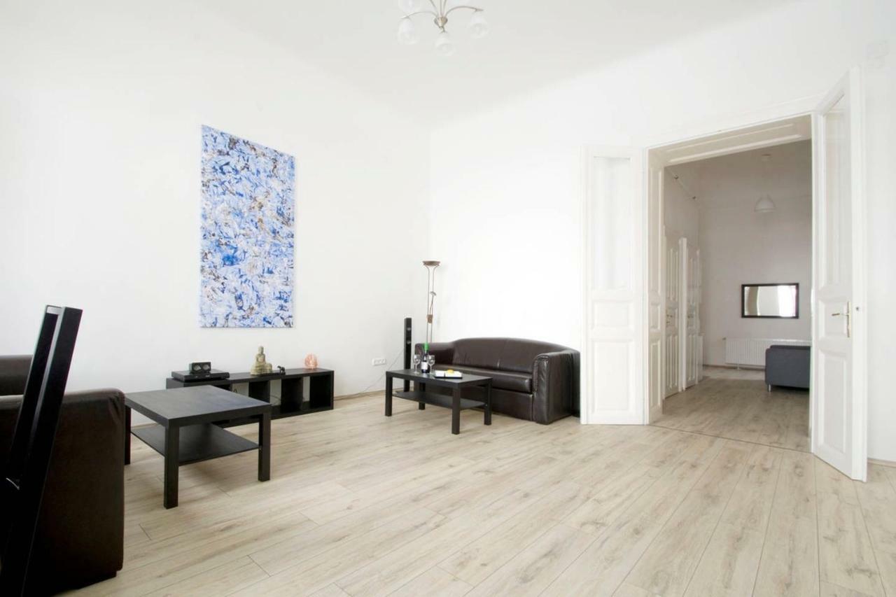 Andrassy Apartment *