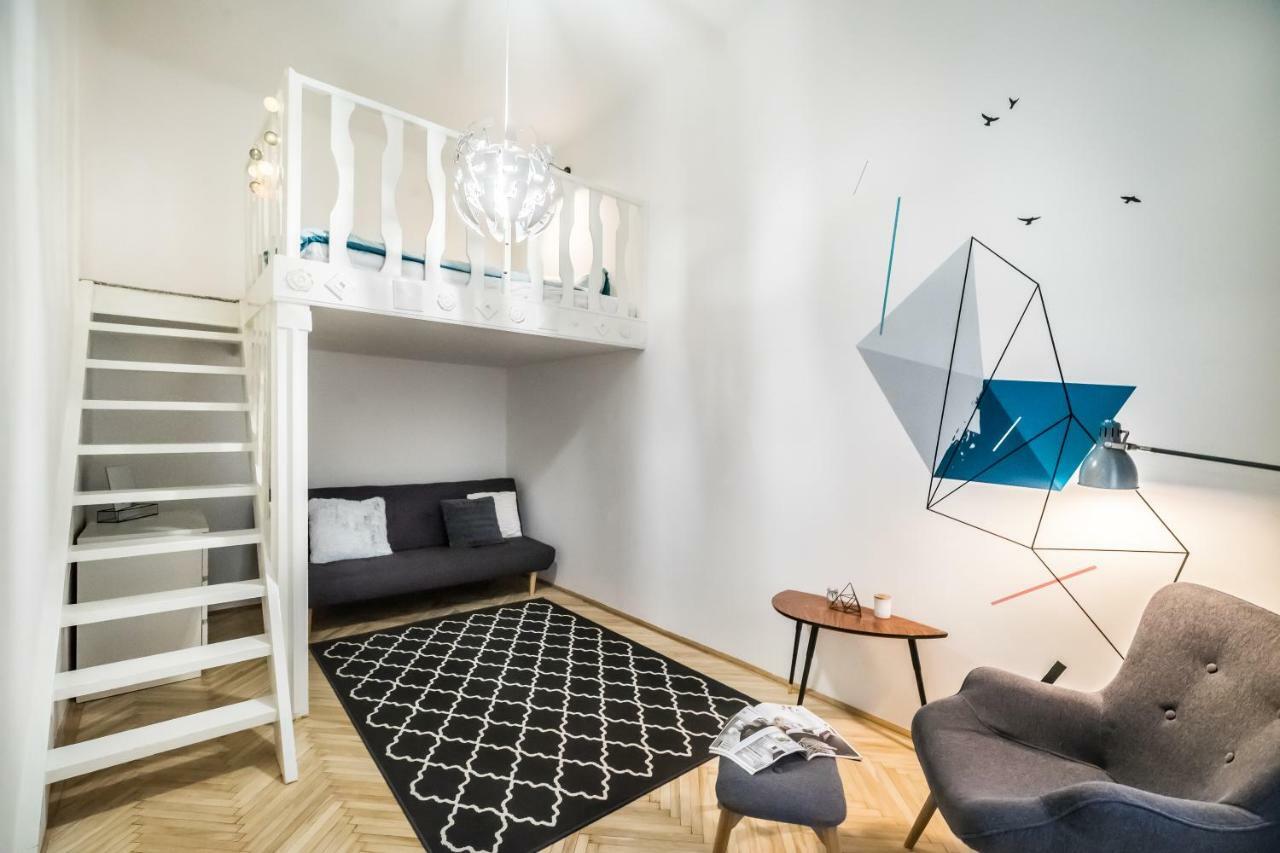 Bpr Colorlib Art Apartment *