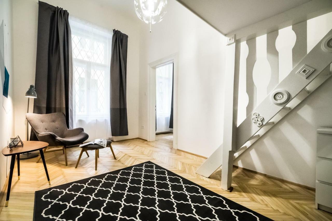 Apartment Bpr Colorlib Art Budapest
