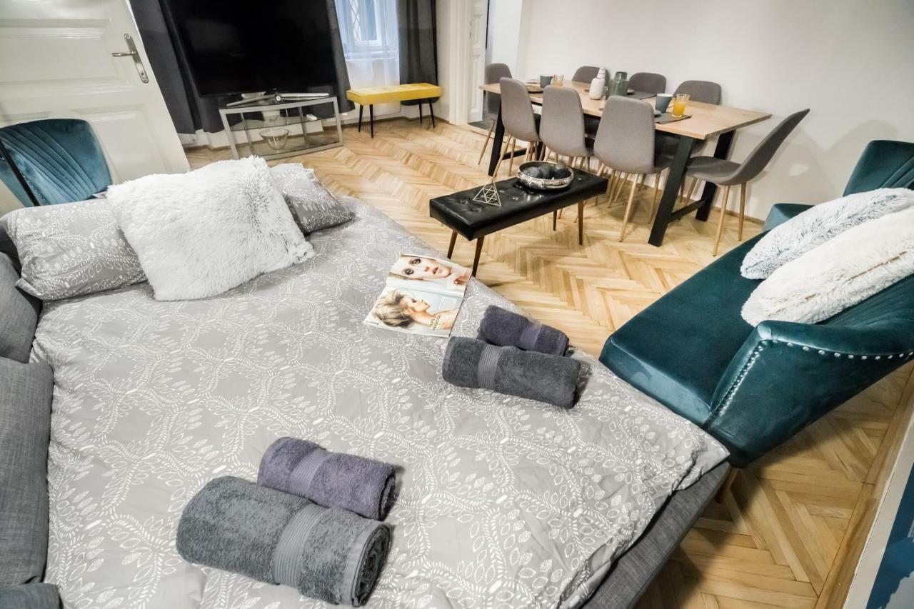 Bpr Colorlib Art Apartment Budapest