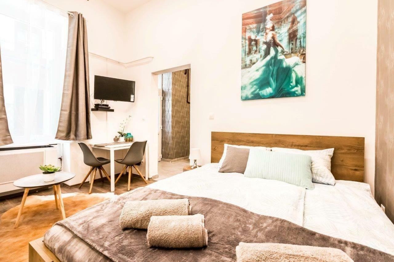 Amazon Near The Famous Party Boulevard Apartamento Budapest