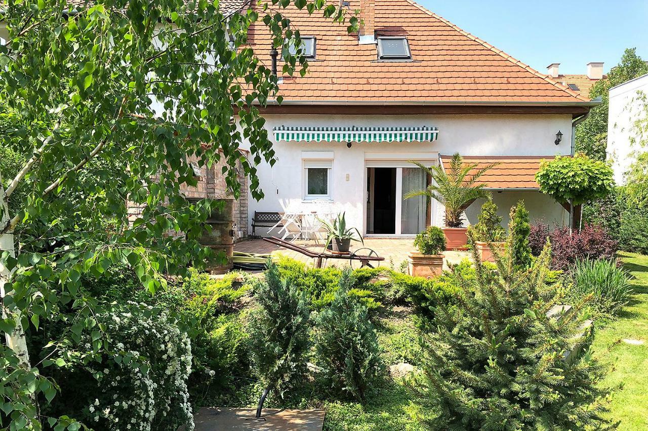 Full Garden House At Heroes Square Maison d'hôtes