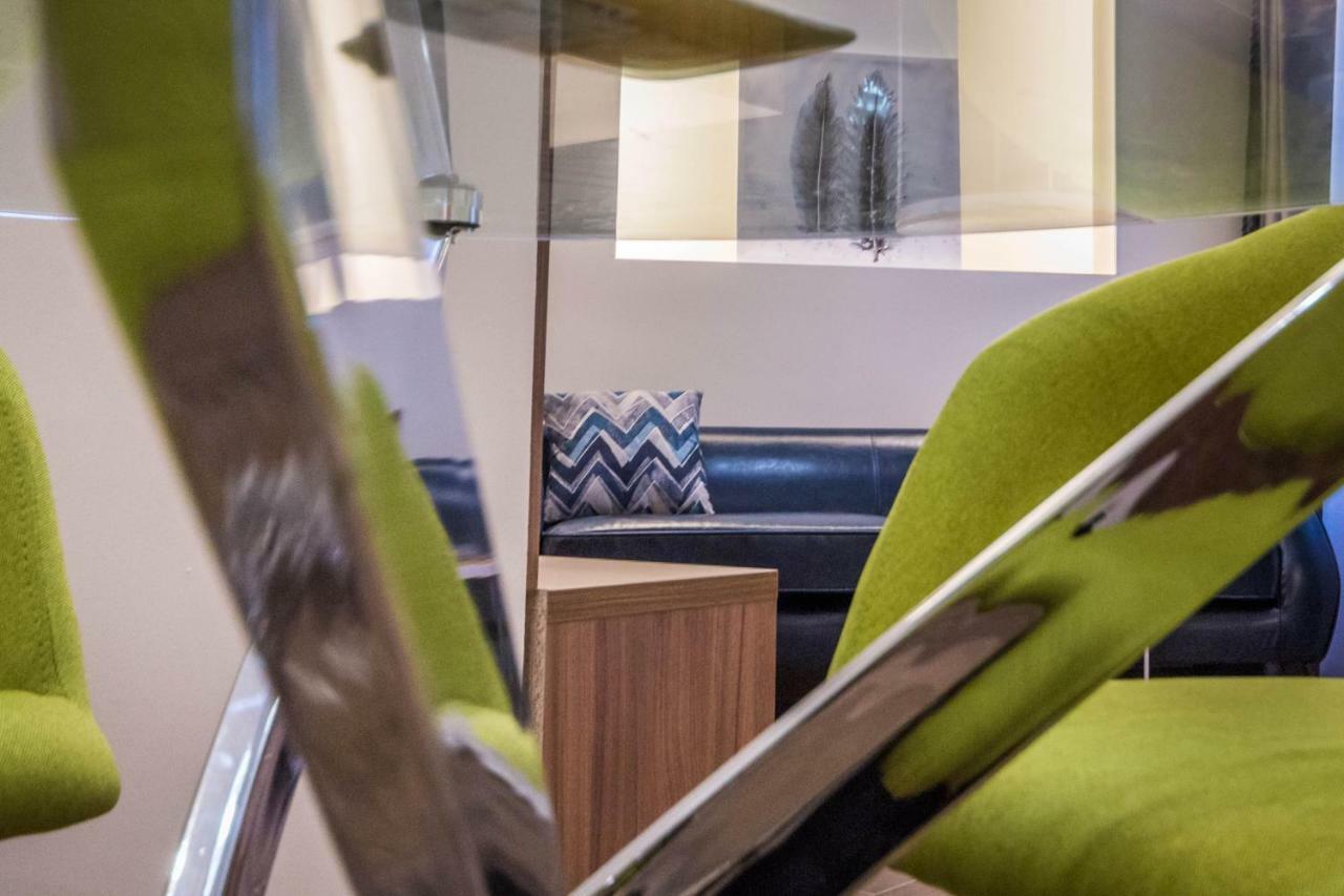 Fashion Street Apartment *