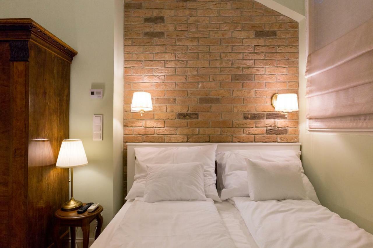 Roland Apartman