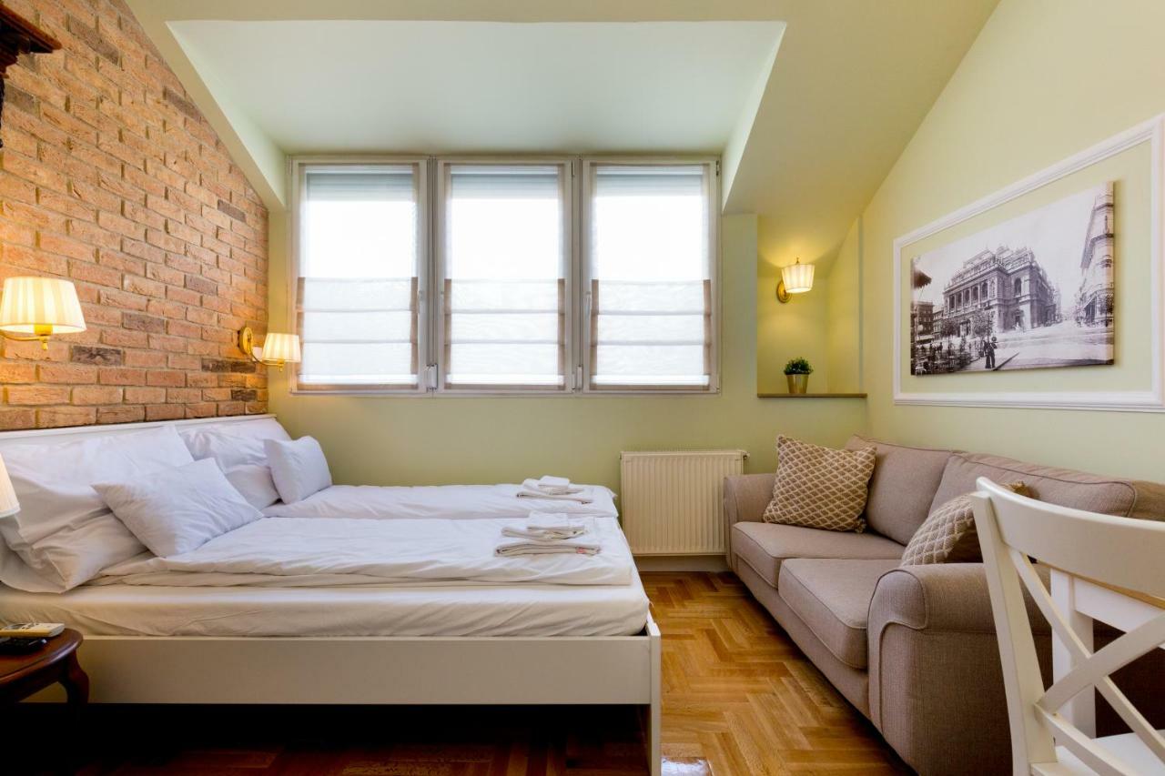 Roland Apartman *