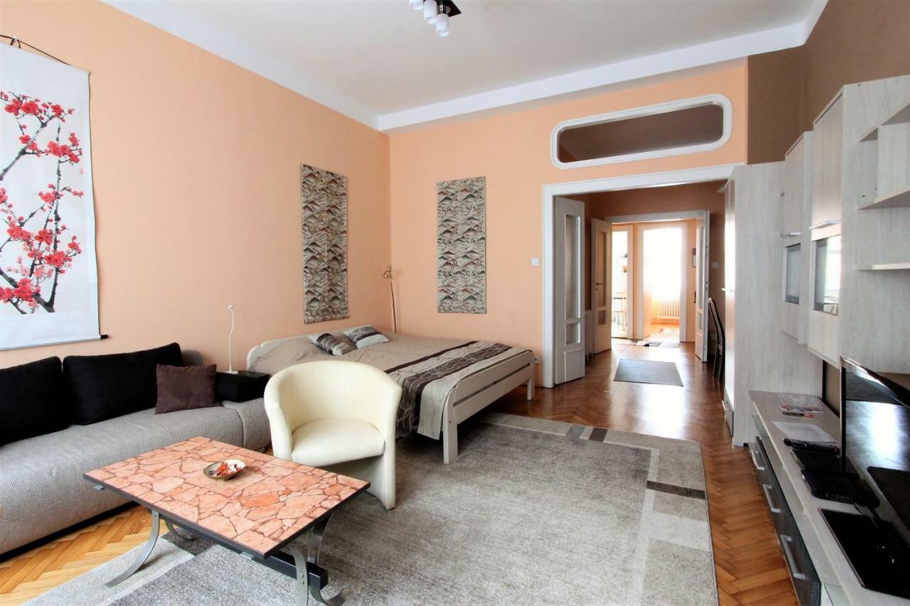 Lili's * Budapest