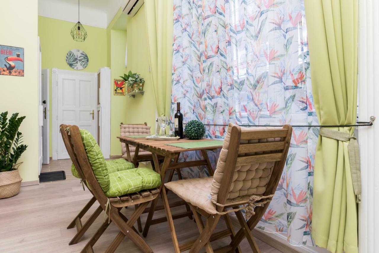 Apartment Jungle Design *
