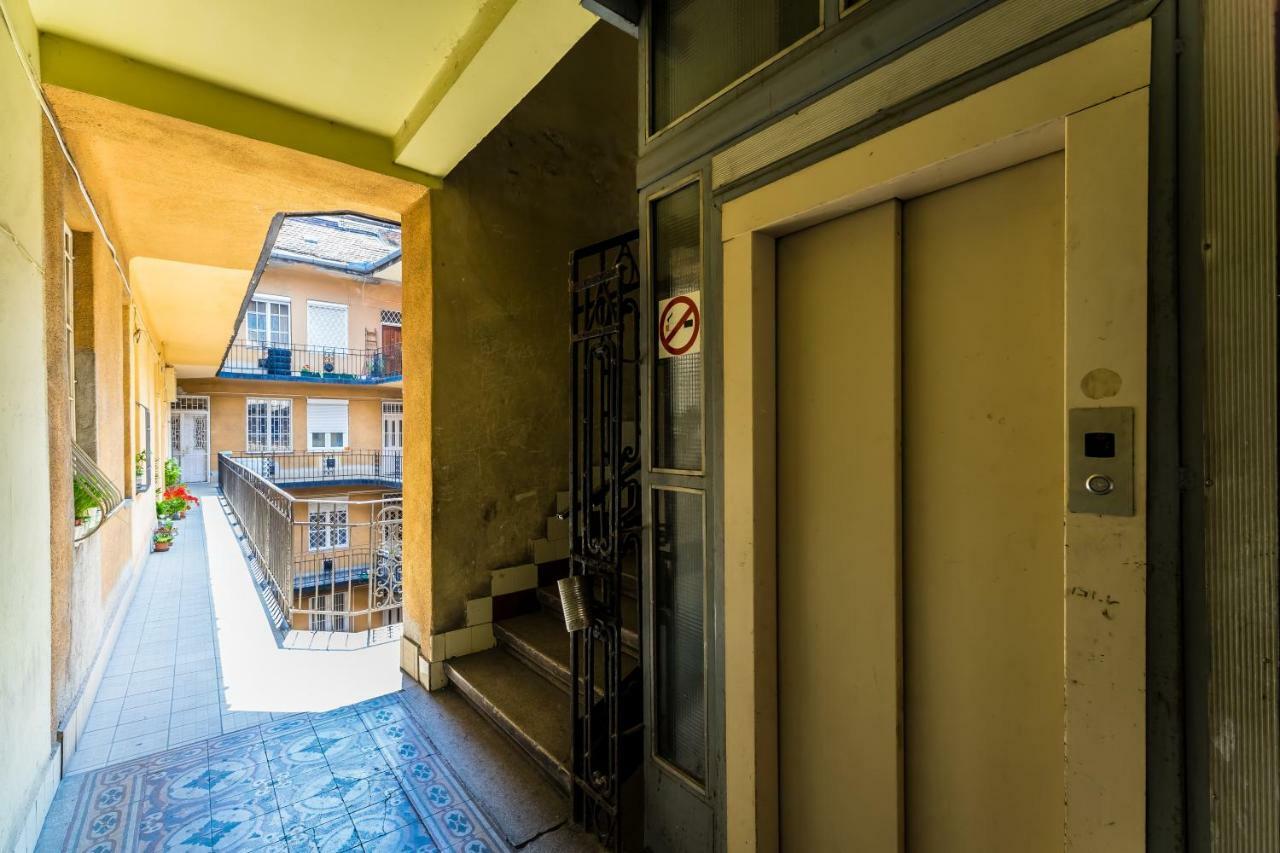 Bpr Fleur Créme * Budapest