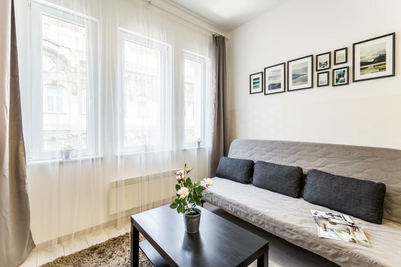Bpr Fleur Créme * Budapest