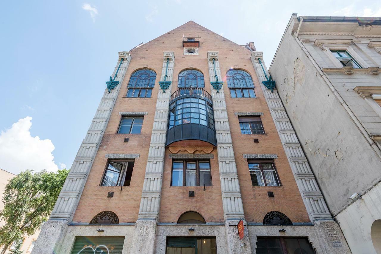 Apartment Industrial Style With Ac Steps To Gozsdu